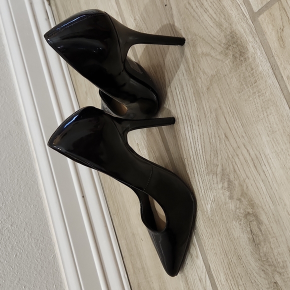 Forever 21 black pointy toe heels - Picture 4 of 4